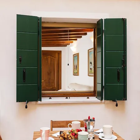 Elegant In Biennale By Bricola Daire