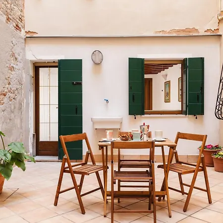 Daire Elegant In Biennale By Bricola