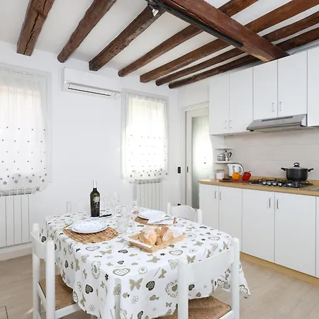 Elegant In Biennale By Bricola Daire